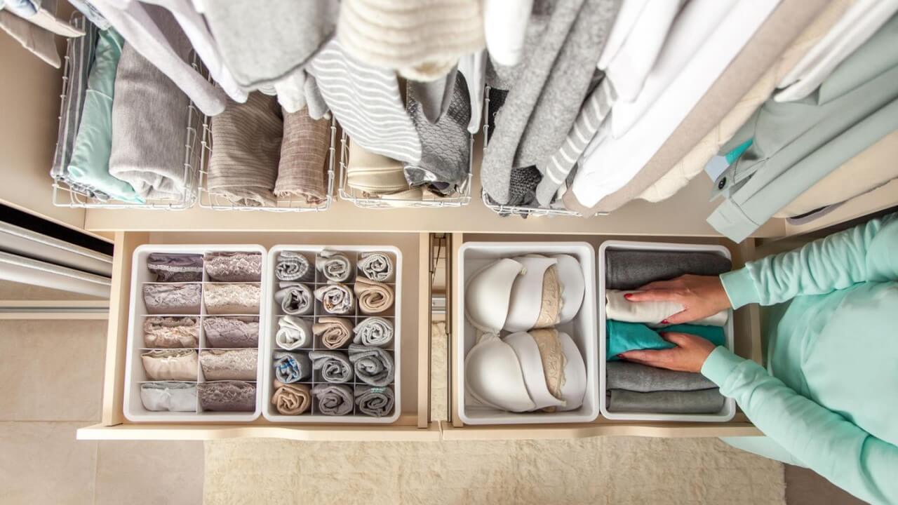 Ordnung im Kleiderschrank: So beseitigst Du das Chaos