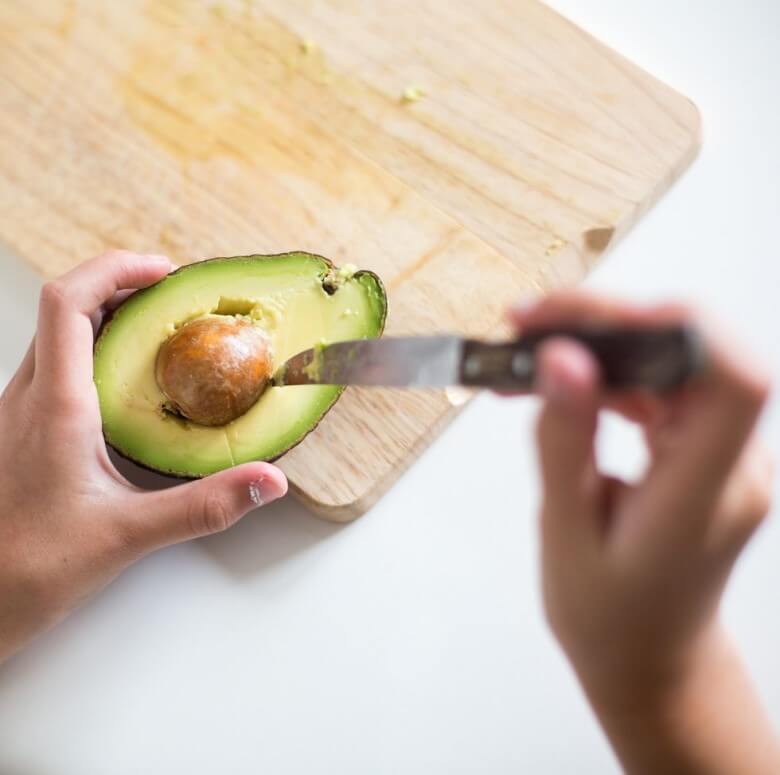 Avocados züchten: Kern vorbereiten