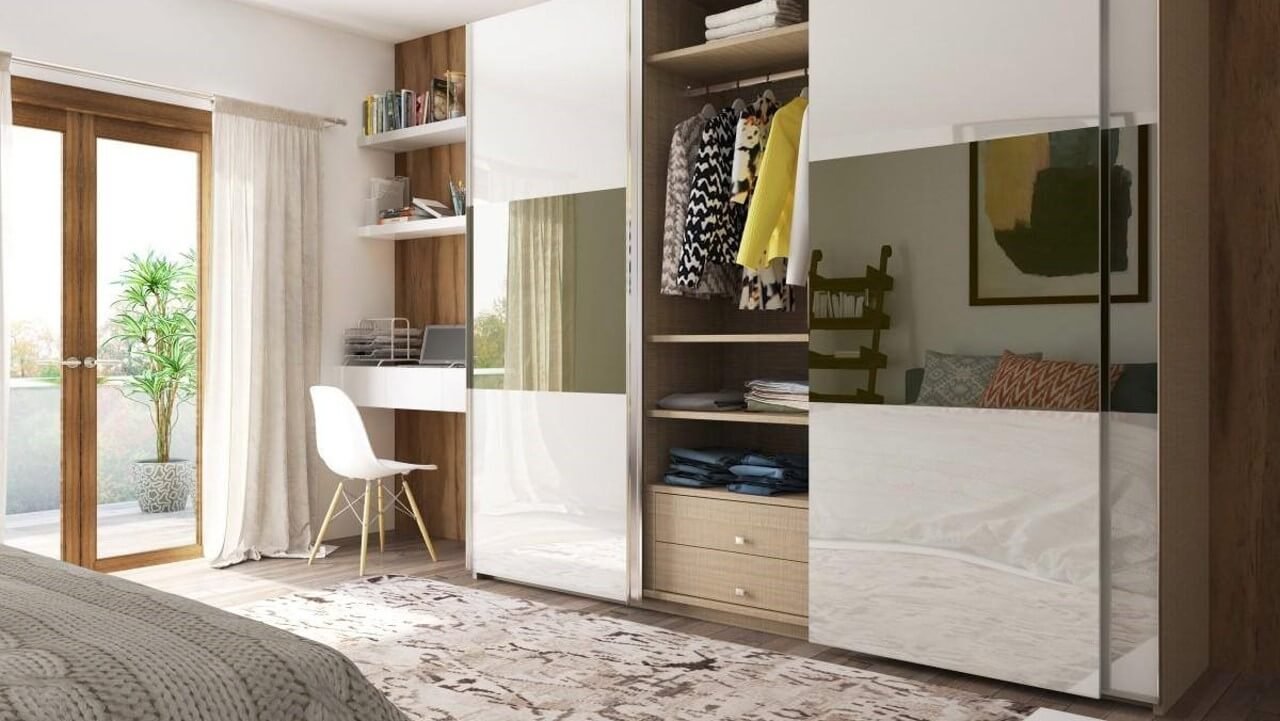 Kleiderschrank Schiebetüren: So baust Du sie richtig ein